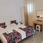 Flora شقة ميدولين