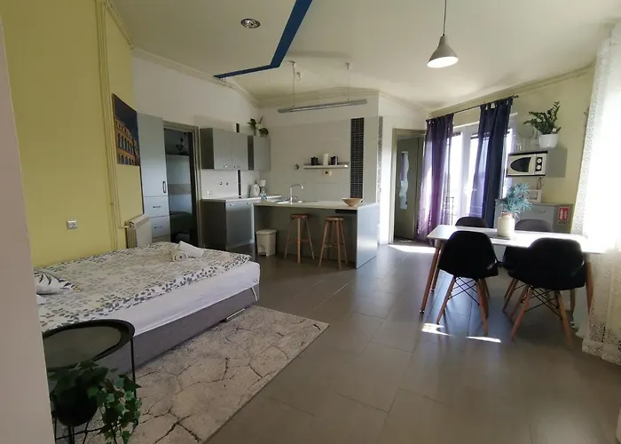 Flora Apartment *
