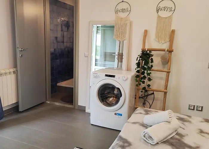 Flora Apartment *